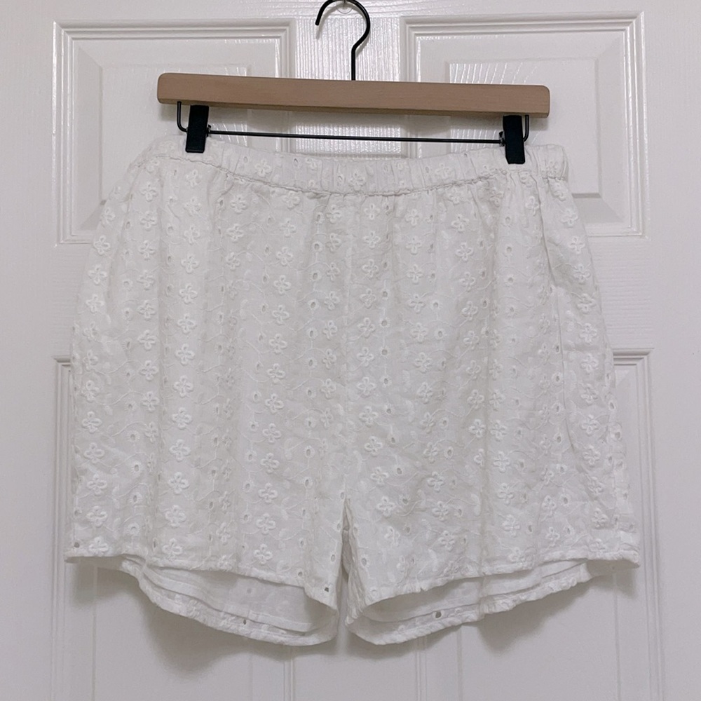 ASOS White Eyelet Short Set - Picture 7 of 10
